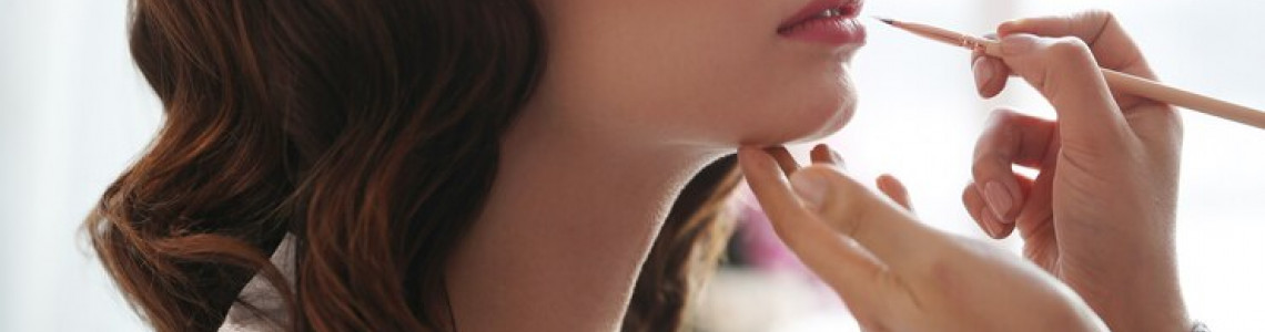 5 Steps To Apply Liquid Lipstick to Contour Your Lips